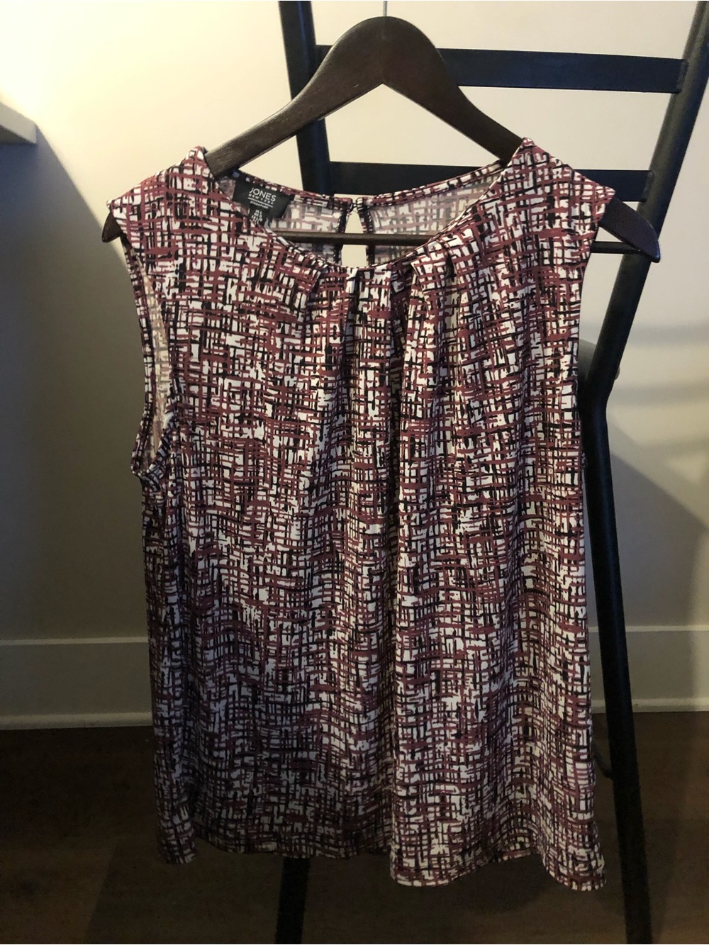 Jones New York Sleeveless Abstract Print Camisole - Burgundy, Black, White